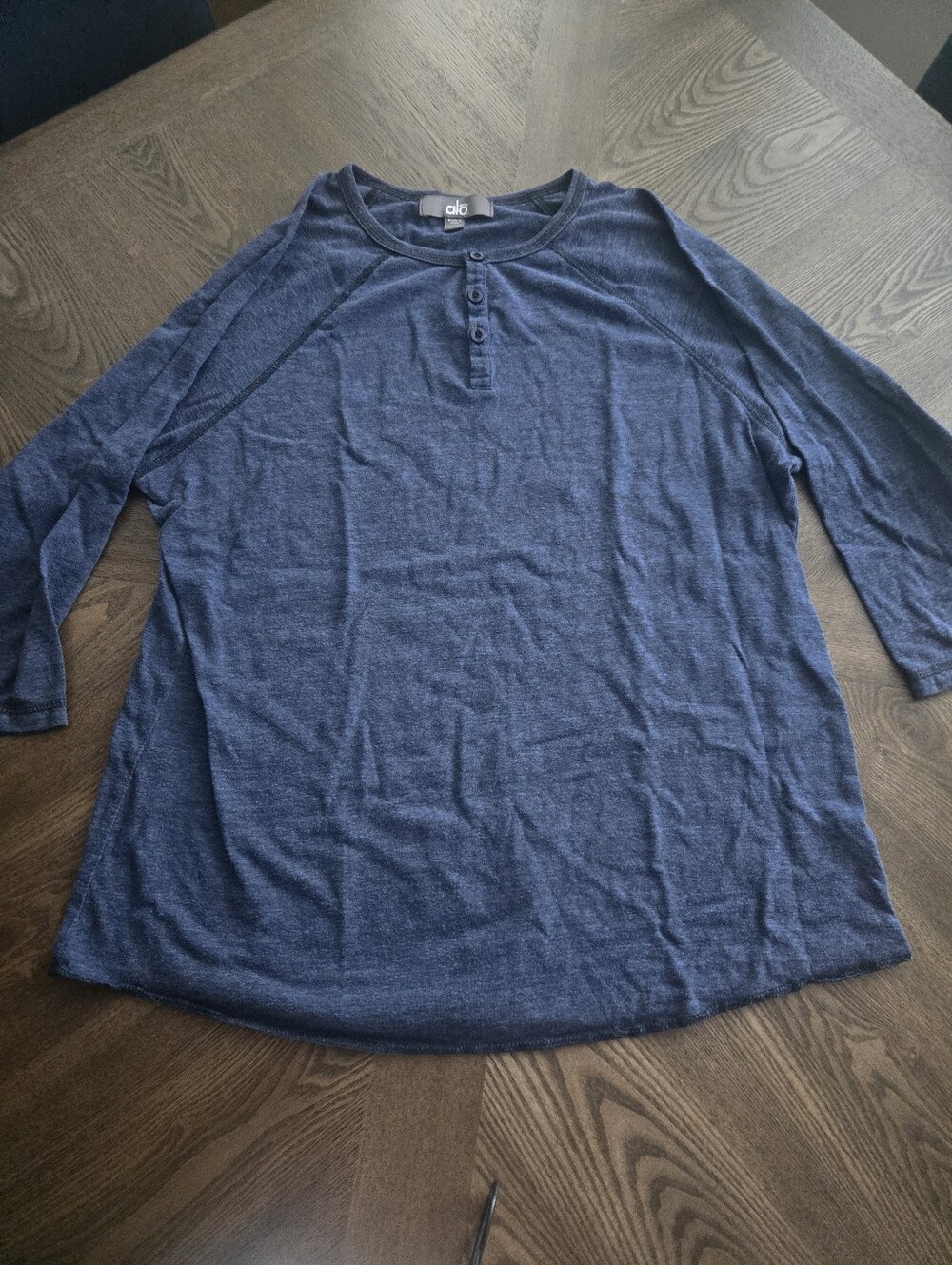 Alo Yoga original Henley 3/4 Sleeve Shirt sz M/L